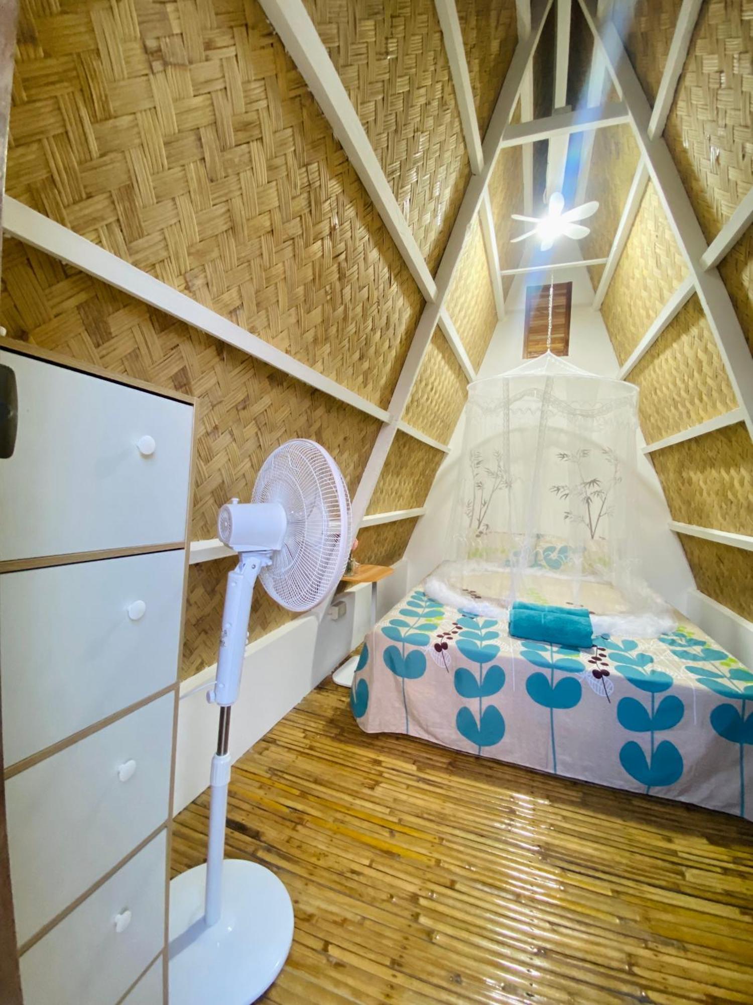 Happy Monkey Hostel 爱妮岛 外观 照片